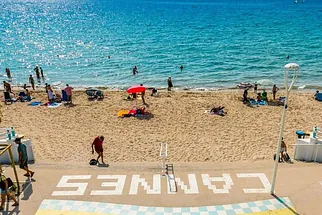 Hôtel situé à 900m de la plage